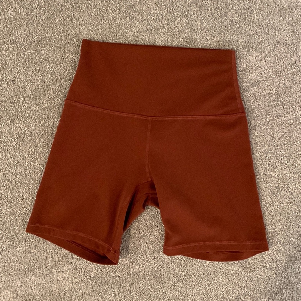 Lululemon align high rise 6” shorts in dark taracotta color